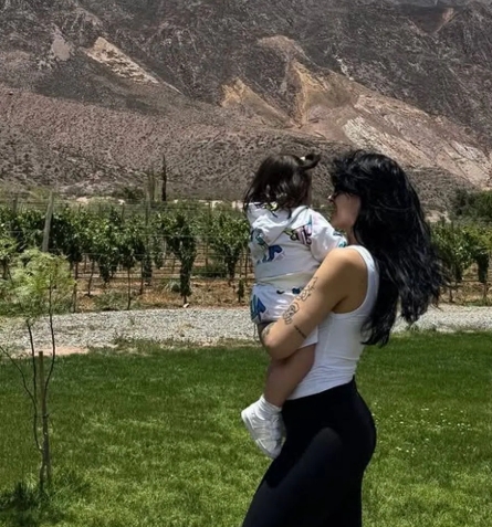 Cazzu gana nuevo avance legal frente a Christian Nodal por su hija Inti