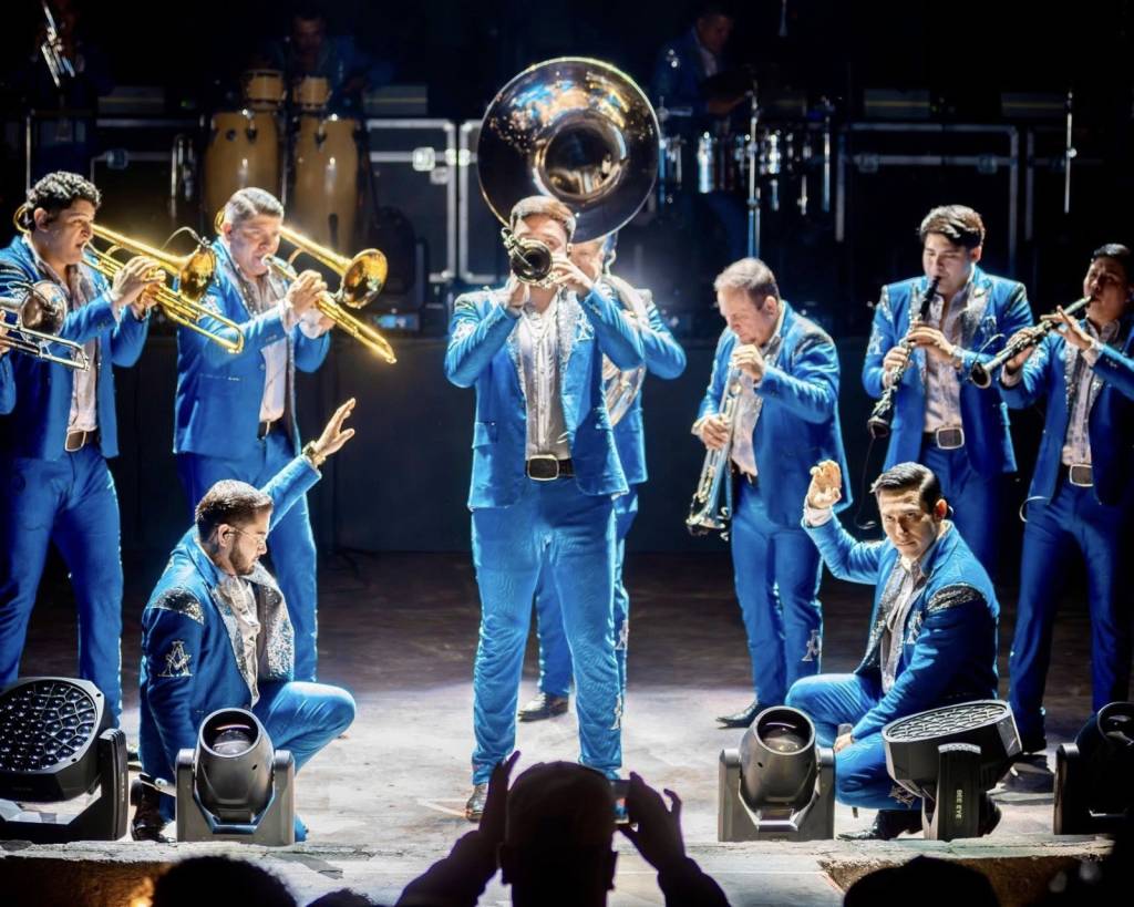 La Arrolladora Banda El Limón conquista el número 1 con “Morena”