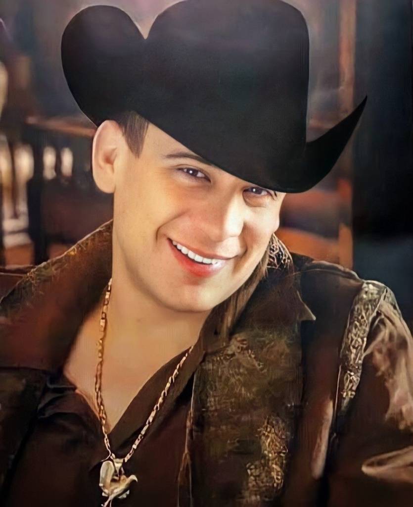 Valentín Elizalde vuelve a emocionar a sus fans con un emotivo holograma