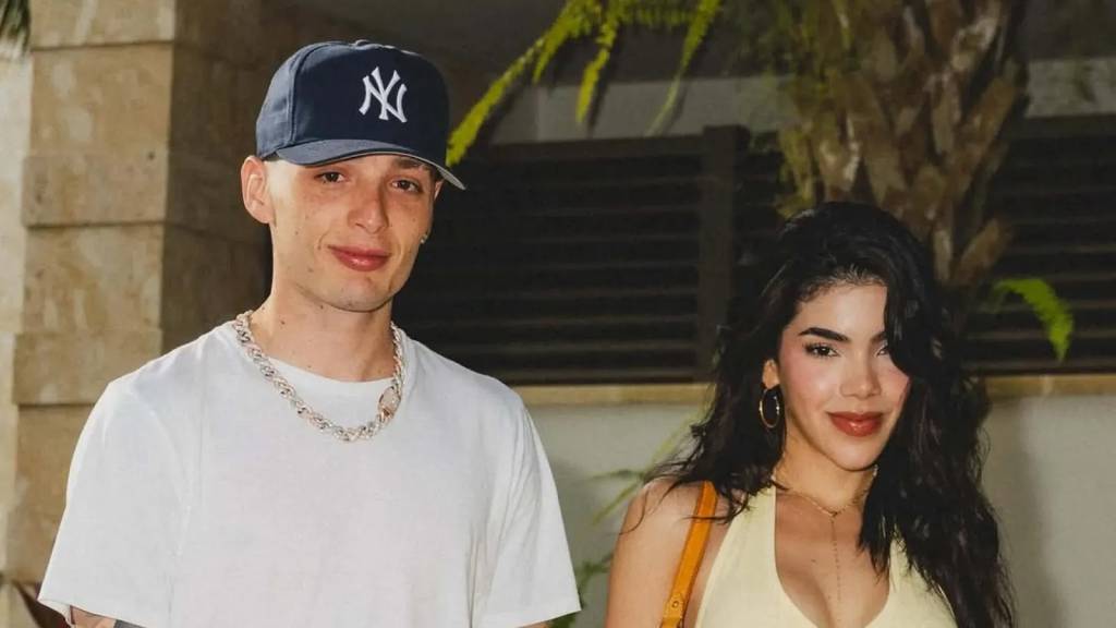 ¿Kenia OS y Peso Pluma terminaron? Lágrimas de la cantante desatan rumores