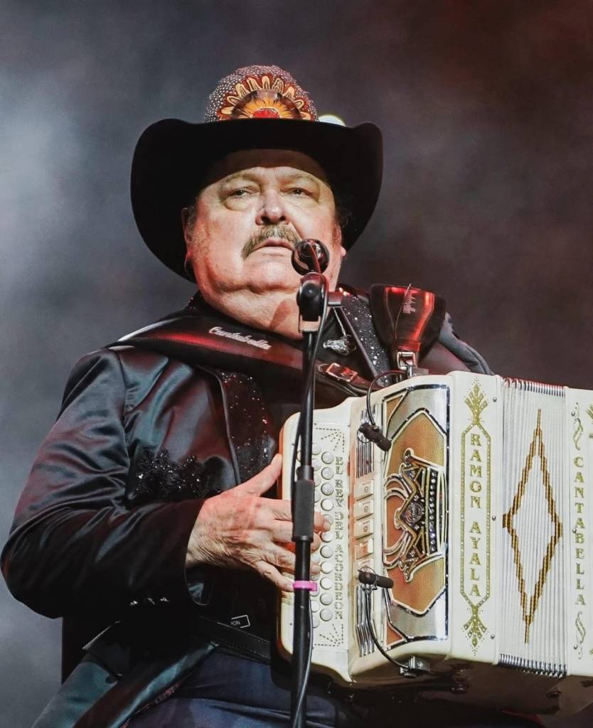 Desalojan concierto de Ramón Ayala en la Plaza de Toros La México